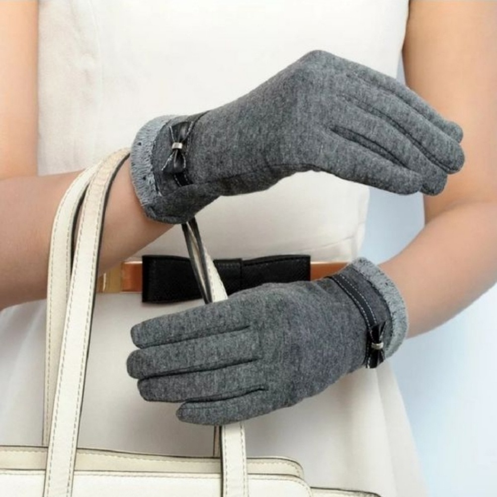 Grey Winter Gloves Brand New